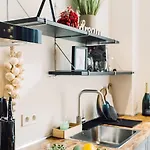 Elvis Apartment/11 Beds/6 Bedrooms/riga Old Town Рига