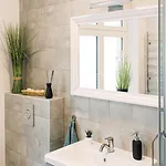 Elvis Apartment/11 Beds/6 Bedrooms/riga Old Town Апартаменты