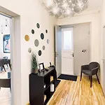 Elvis Apartment/11 Beds/6 Bedrooms/riga Old Town Апартаменты Рига