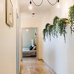 شقة Elvis Apartment/11 Beds/6 Bedrooms/riga Old Town ريغا