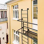 شقة Elvis Apartment/11 Beds/6 Bedrooms/riga Old Town