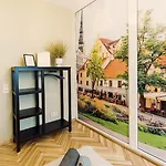 Elvis Apartment/11 Beds/6 Bedrooms/riga Old Town شقة