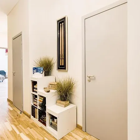 Elvis Family&Group Apartment 6 Bedrooms Riga Old Town Apartment Riga