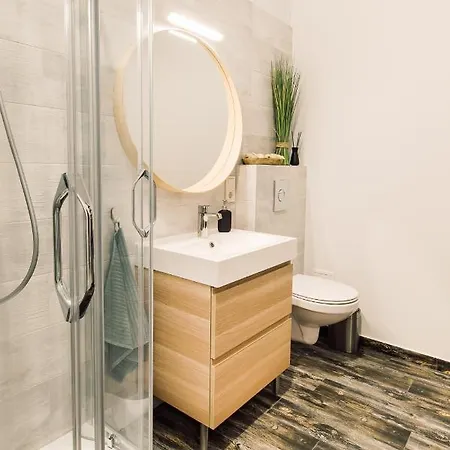 Elvis Family&Group Apartment 6 Bedrooms Riga Old Town Apartment