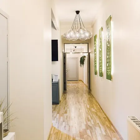 Elvis Family&Group Apartment 6 Bedrooms Riga Old Town Apartment