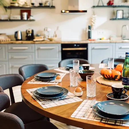 Elvis Family&Group Apartment 6 Bedrooms Riga Old Town Apartment *