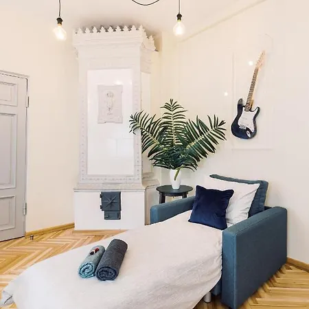 Апартаменты Elvis Apartment/11 Beds/6 Bedrooms/riga Old Town *