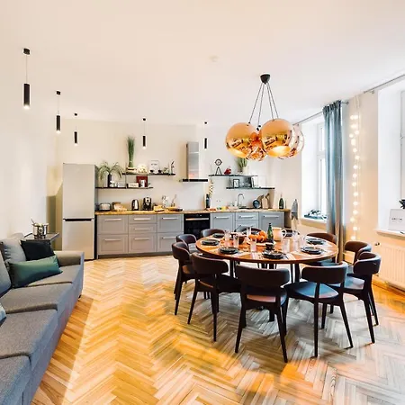 Apartment Elvis Family&Group Apartment 6 Bedrooms Riga Old Town Riga