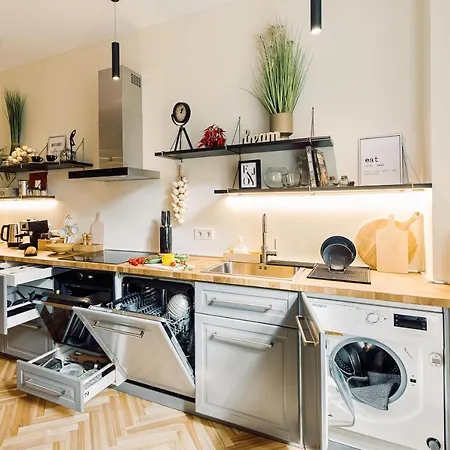 Elvis Family&Group Apartment 6 Bedrooms Riga Old Town Apartment Riga