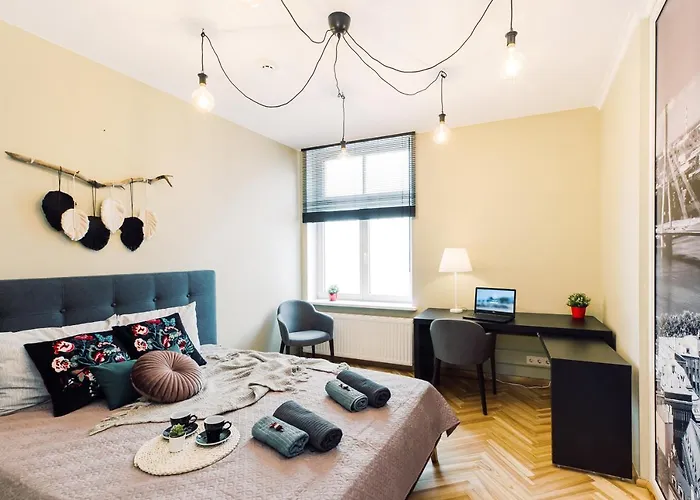 Elvis Apartment/11 Beds/6 Bedrooms/riga Old Town *