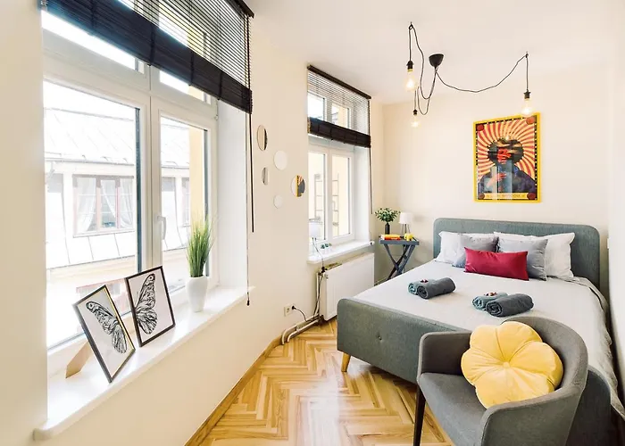 Elvis Apartment/11 Beds/6 Bedrooms/riga Old Town