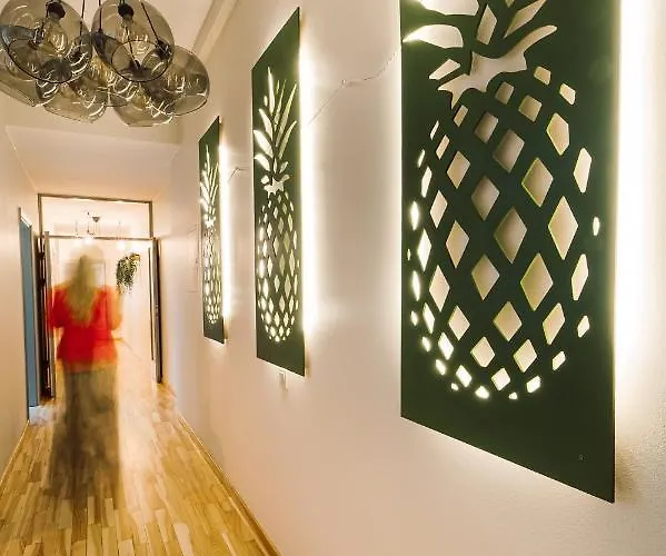 Elvis Apartment/11 Beds/6 Bedrooms/riga Old Town Appartement Riga