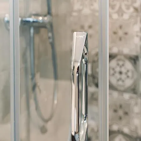 Apartman Elvis Apartment/11 Beds/6 Bedrooms/riga Old Town