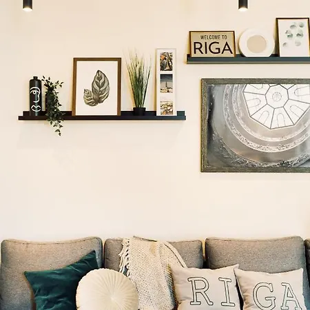 Elvis Apartment/11 Beds/6 Bedrooms/riga Old Town *