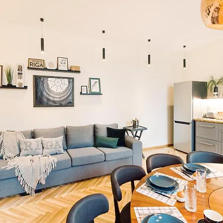 Elvis Apartment/11 Beds/6 Bedrooms/riga Old Town * Riga