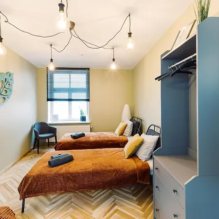 Elvis Apartment/11 Beds/6 Bedrooms/riga Old Town Apartman