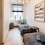 Elvis Apartment/11 Beds/6 Bedrooms/riga Old Town *