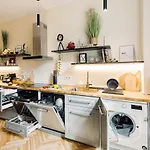 Elvis Apartment/11 Beds/6 Bedrooms/riga Old Town Apartman Riga