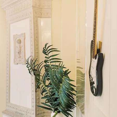 Elvis Apartment/11 Beds/6 Bedrooms/riga Old Town Lägenhet Riga