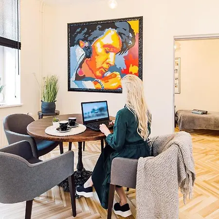 Elvis Apartment/11 Beds/6 Bedrooms/riga Old Town Lägenhet *