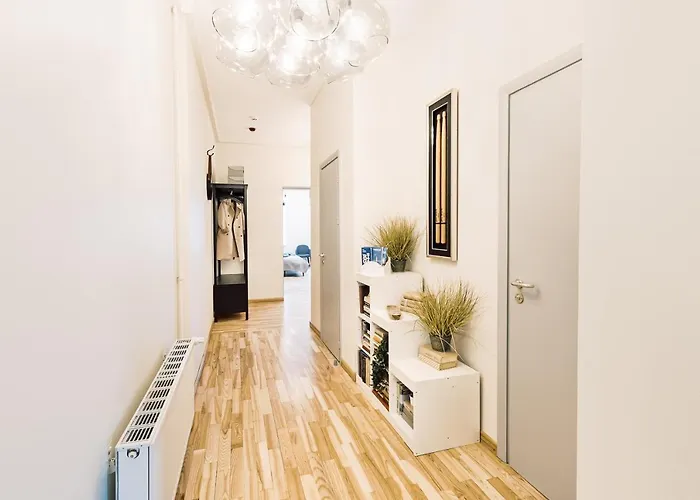 Elvis Apartment/11 Beds/6 Bedrooms/riga Old Town