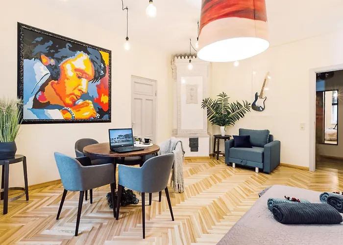 Apartment Elvis Apartment/11 Beds/6 Bedrooms/riga Old Town