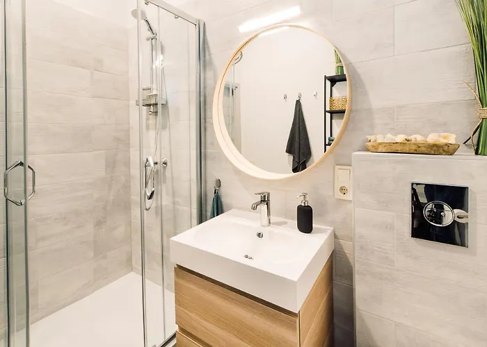 Elvis Apartment/11 Beds/6 Bedrooms/riga Old Town Riga