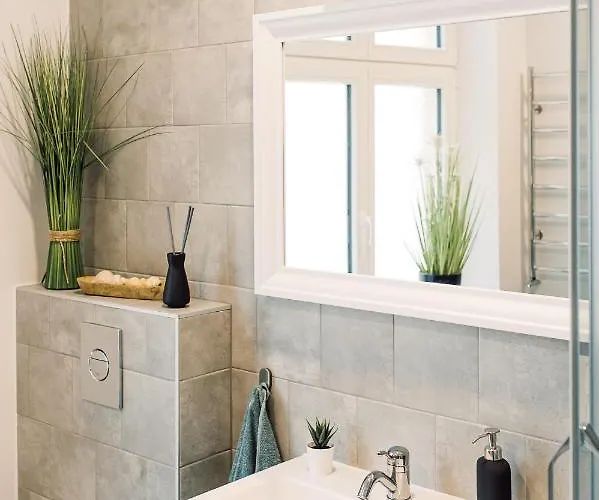 Elvis Apartment/11 Beds/6 Bedrooms/riga Old Town Apartment