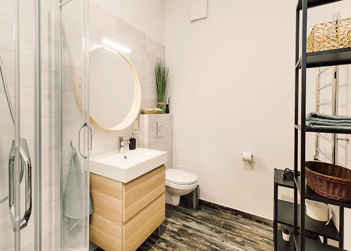 Elvis Apartment/11 Beds/6 Bedrooms/riga Old Town Apartment Riga