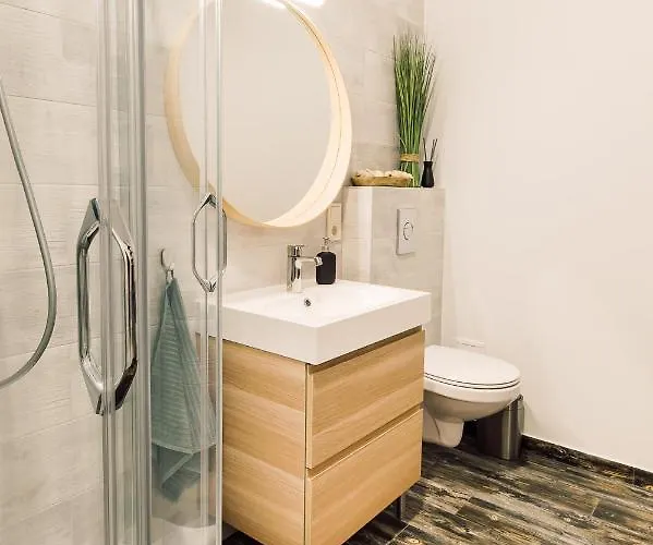 Elvis Apartment/11 Beds/6 Bedrooms/riga Old Town Apartment