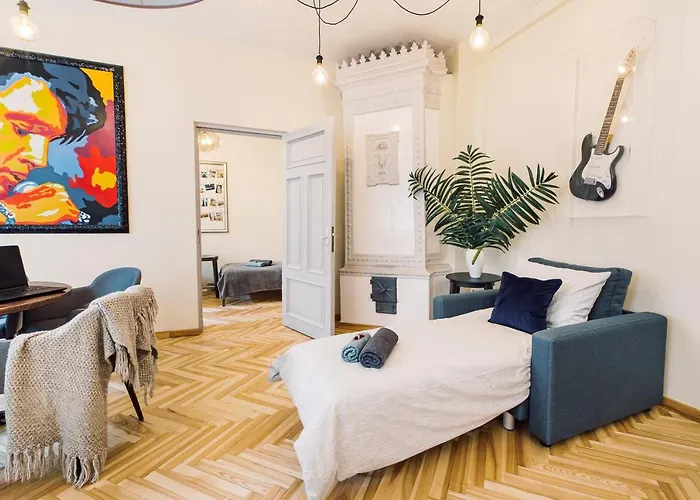 Elvis Apartment/11 Beds/6 Bedrooms/riga Old Town Apartment Riga