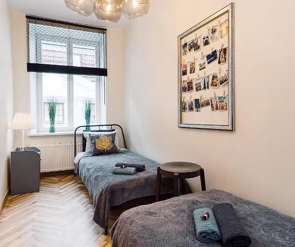 Elvis Apartment/11 Beds/6 Bedrooms/riga Old Town