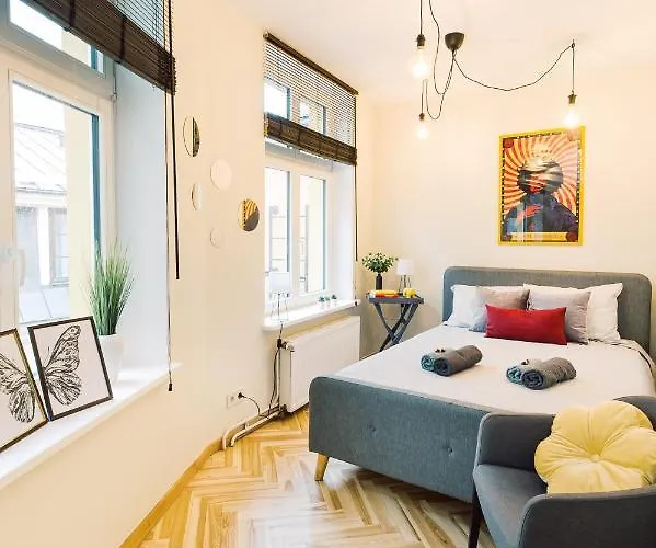 Elvis Apartment/11 Beds/6 Bedrooms/riga Old Town