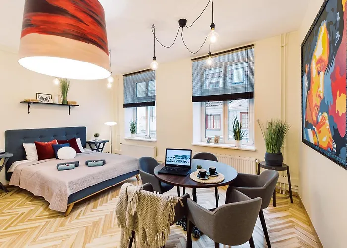 Apartment Elvis Apartment/11 Beds/6 Bedrooms/riga Old Town