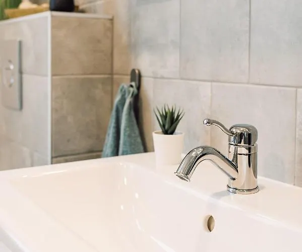 Elvis Apartment/11 Beds/6 Bedrooms/riga Old Town *