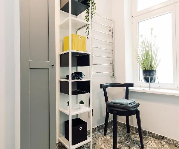 Apartment Elvis Apartment/11 Beds/6 Bedrooms/riga Old Town