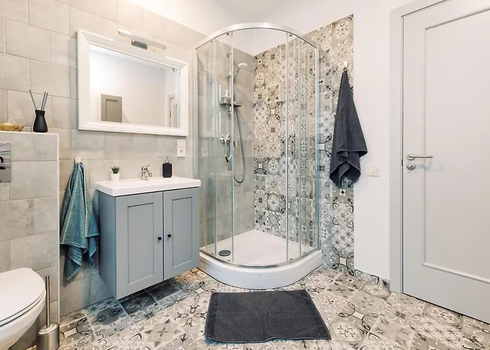 Elvis Apartment/11 Beds/6 Bedrooms/riga Old Town