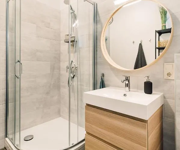 Elvis Apartment/11 Beds/6 Bedrooms/riga Old Town Apartment *