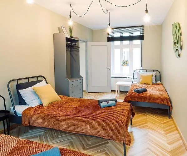 Apartment Elvis Apartment/11 Beds/6 Bedrooms/riga Old Town *