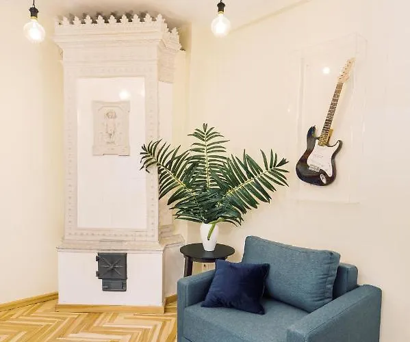 Elvis Apartment/11 Beds/6 Bedrooms/riga Old Town Apartment Riga