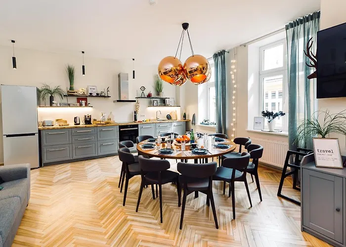 Elvis Apartment/11 Beds/6 Bedrooms/riga Old Town